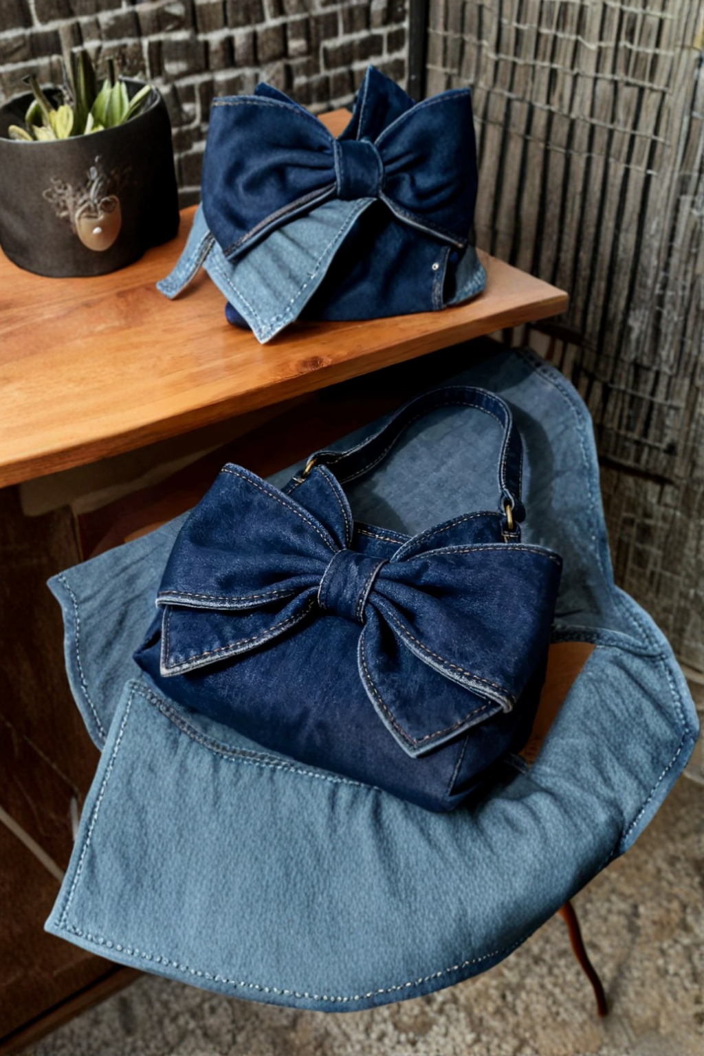Ashley | Retro Bow Bag